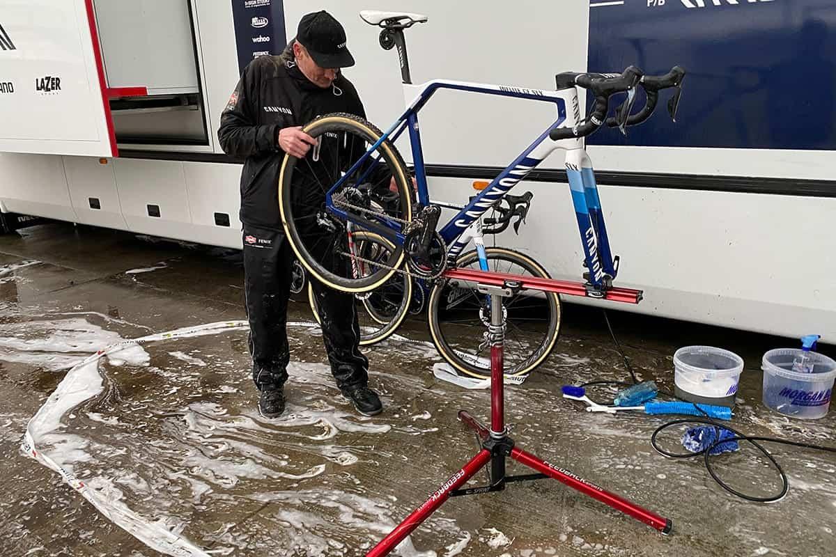 Bike discount stand cleaning